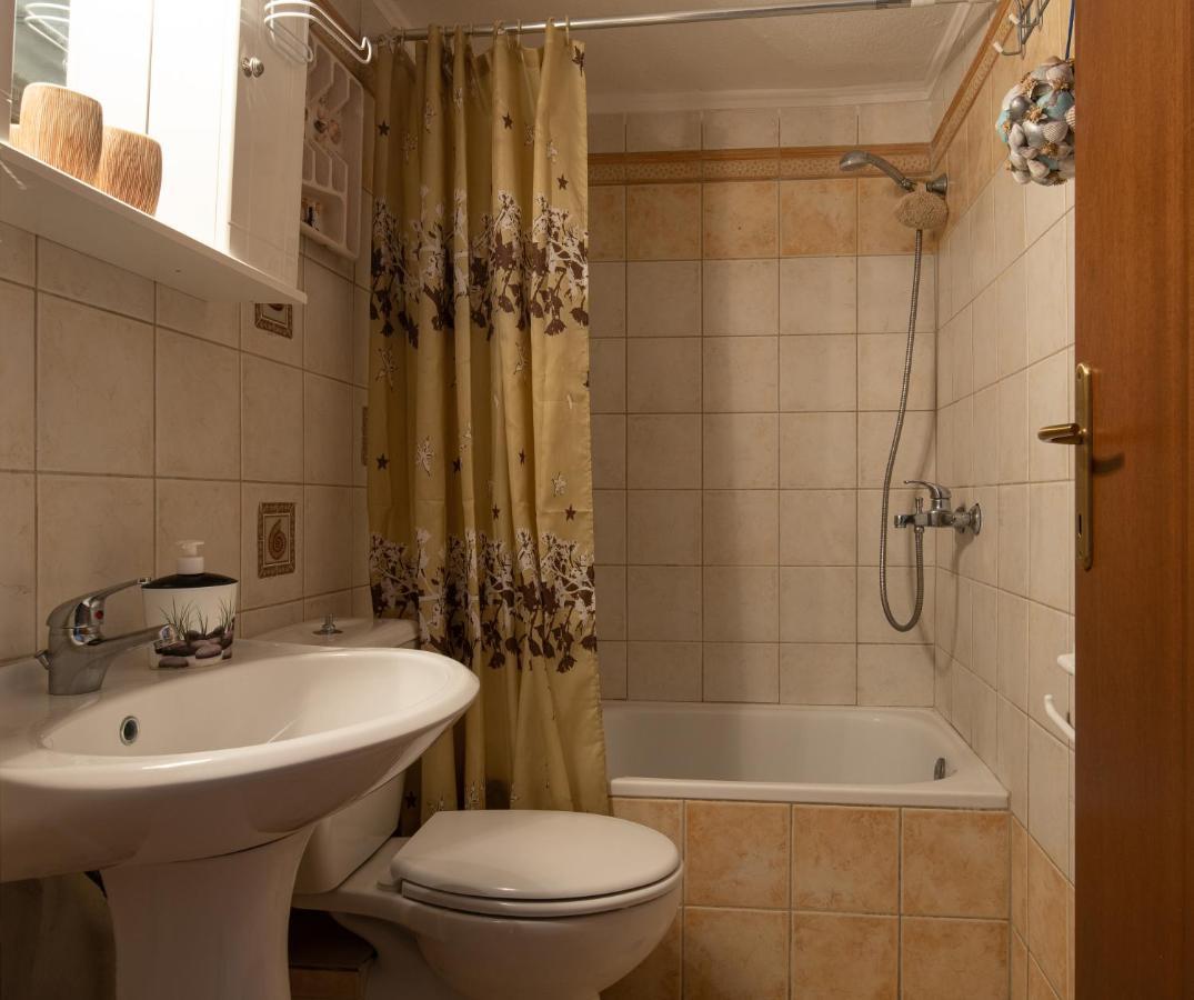 Antique Apartment أفيتوس المظهر الخارجي الصورة
